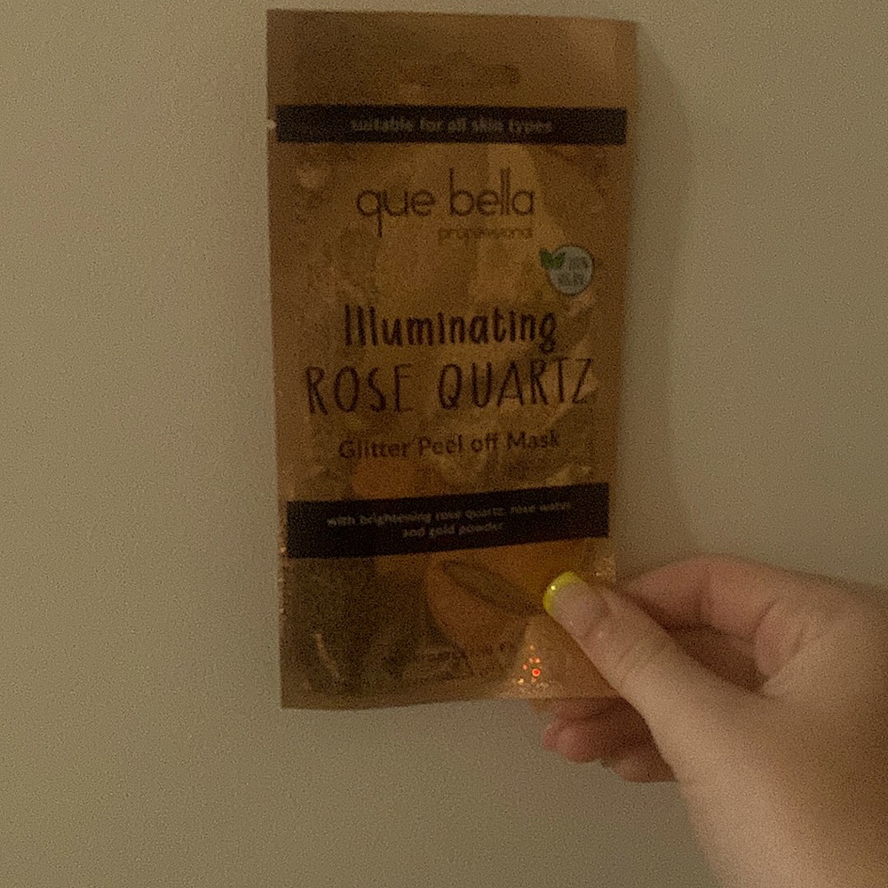 Peel off face mask illuminating que Bella